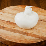 burrata di bufala su tagliere di legno